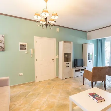 Irene Apartment Nea Moudania